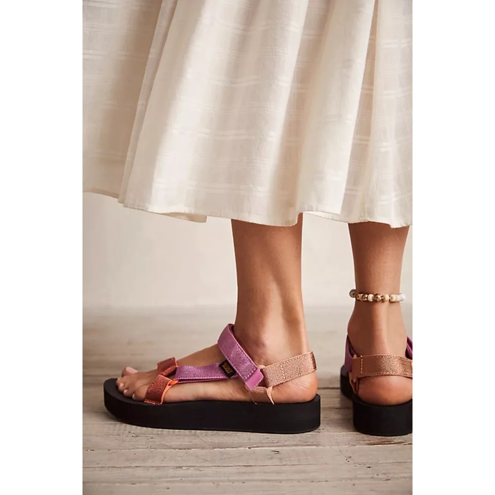 $110 NEW Teva Women's Midform Universal Sandal, Metallic Pink Multi, 9 A154